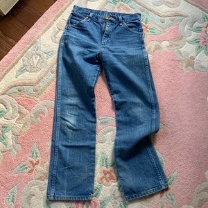 Perfect vintage wrangler straight leg blue jeans